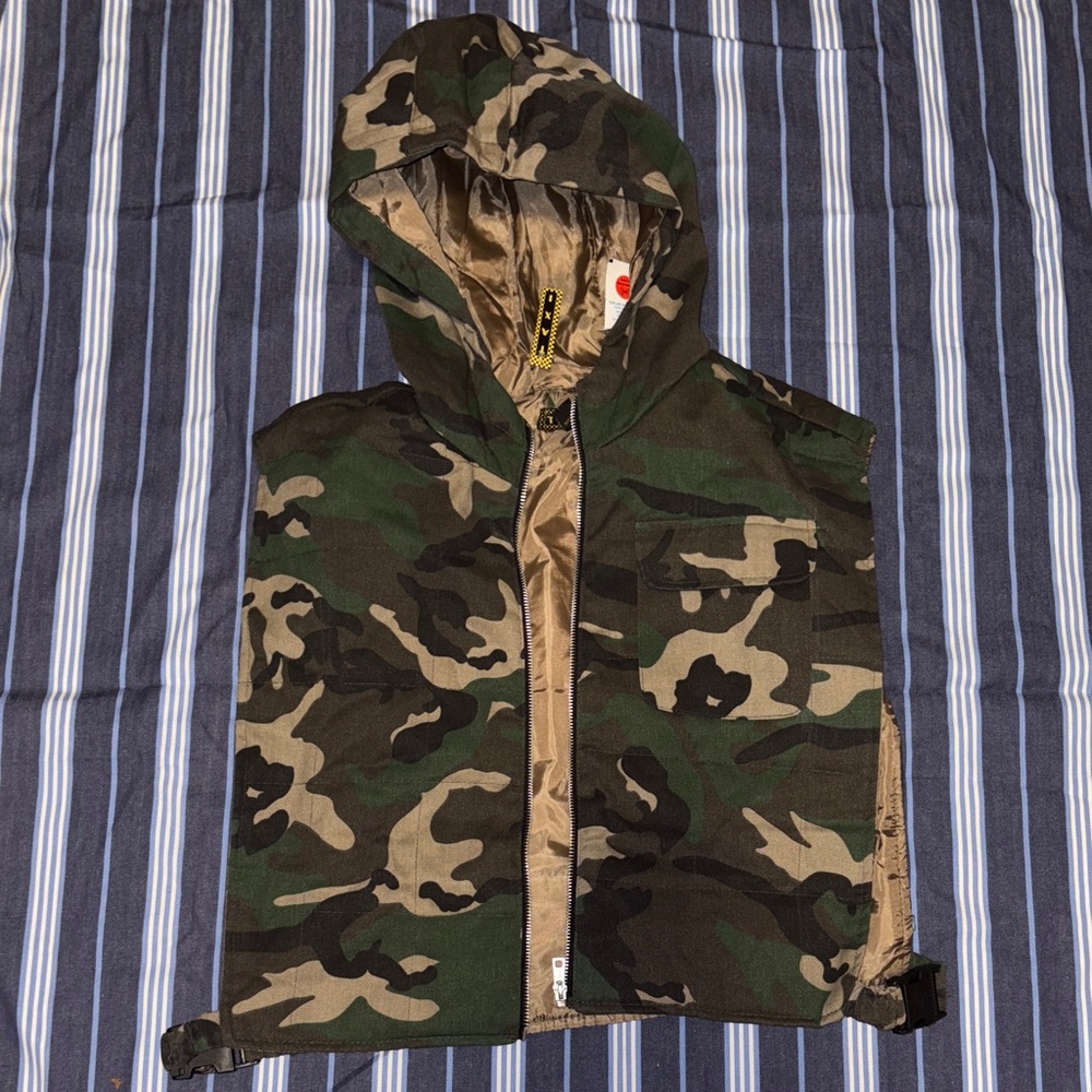 Camouflage Hooded Vest